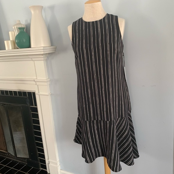 Asymetrical dress in black & white stripe by Who What Wear NEW - Picture 4 of 11